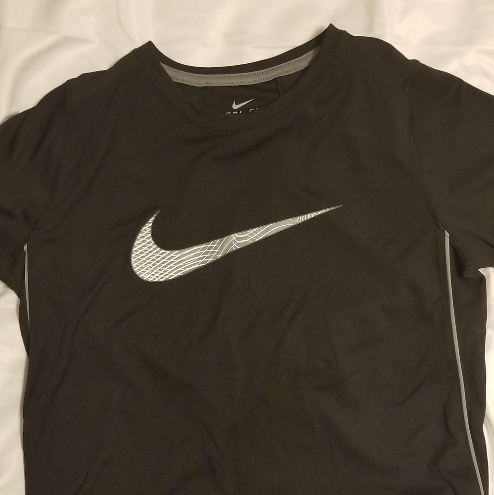 Size Large nike dri fit womens top